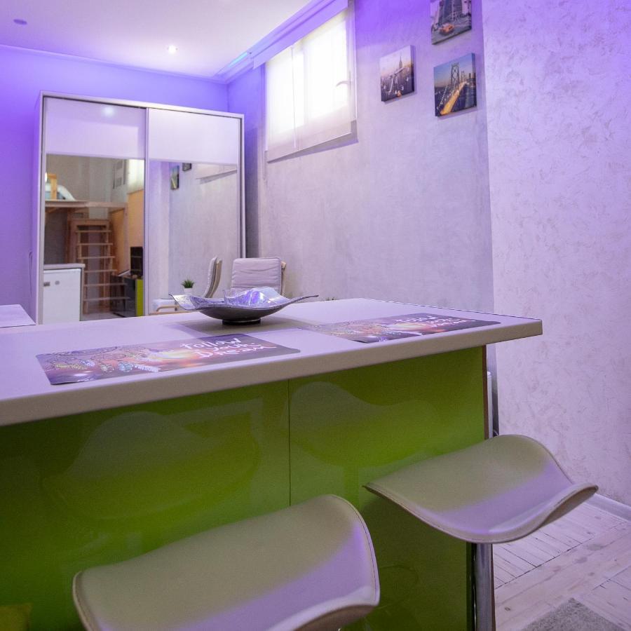 テッサロニキOrange And Blue Studio Downtown 5 Min From White Towerアパートメント エクステリア 写真